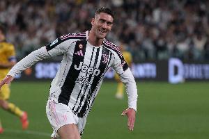 九游体育下载-米体：霍伊伦总价高达4500万欧，米兰仍在考虑引进弗拉霍维奇