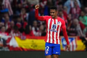 记者：利诺与弗拉门戈深入谈判，已准备好签订年薪近500万欧合同