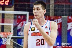 任骏飞&amp;徐昕&amp;张文逸&amp;黄荣奇 广东男篮今夏有4名球员合同到期